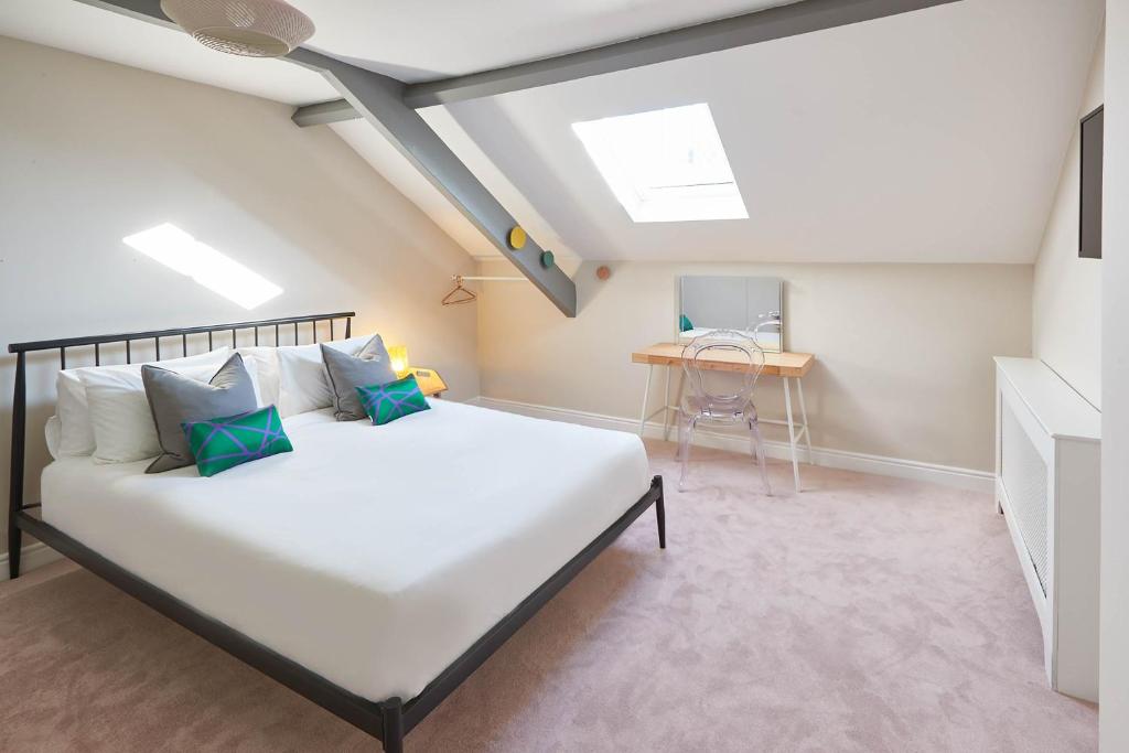 Host & Stay - The Milton Image 6
