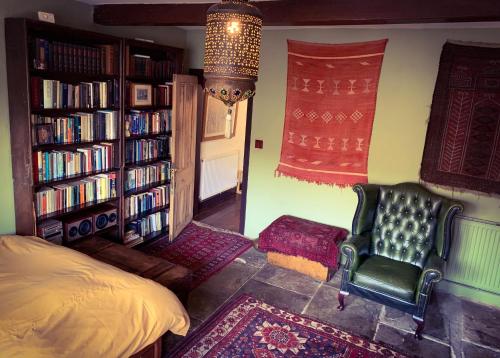 Nutclough Cottage - Log Fire and Valley View - Sleeps 2 Image 1