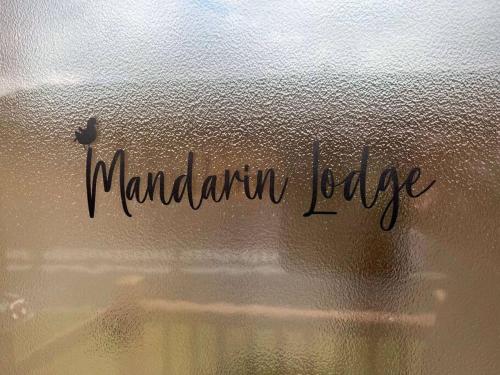 Mandarin Lodge with Hot Tub Image 3