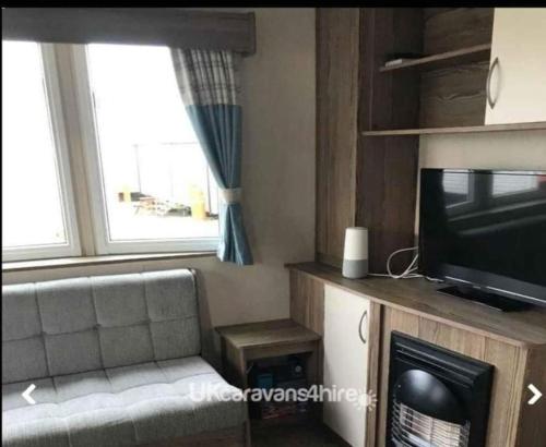 Caravan Primrose Valley WW Image 2