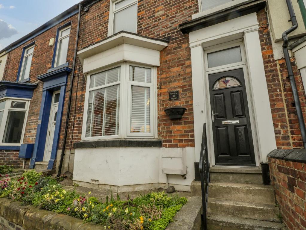 Victoria Cottage, Redcar Image 1