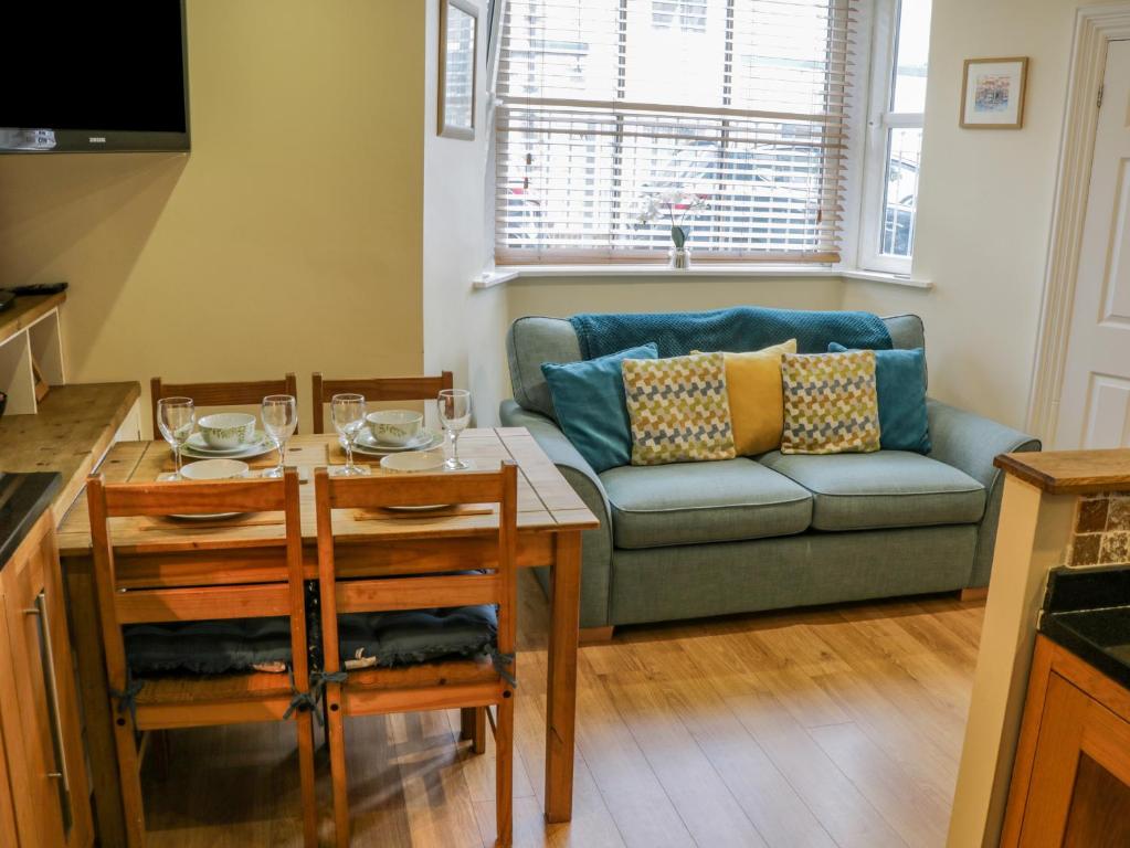 Apartment 6, Whitby Image 1