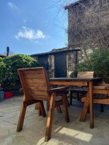Vale Cottage Image 2
