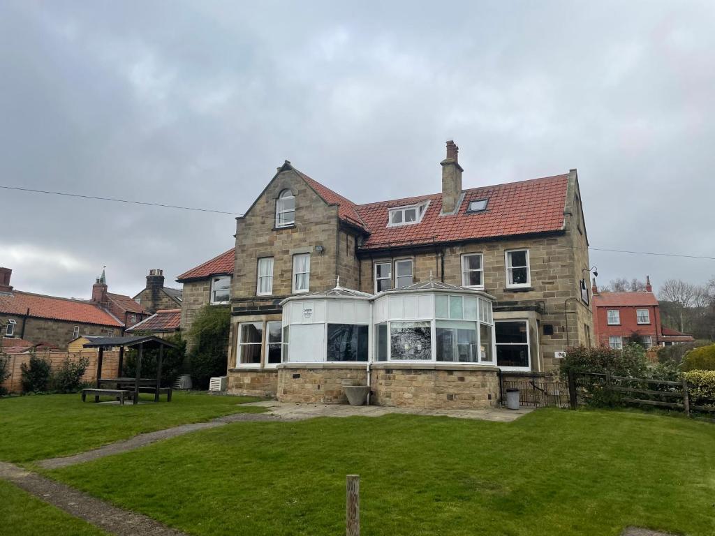 The Fylingdales Inn Image 1