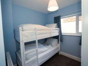 Pass the Keys Newly Renovated 2 Bedroom Apartment and Free Parking Image 6