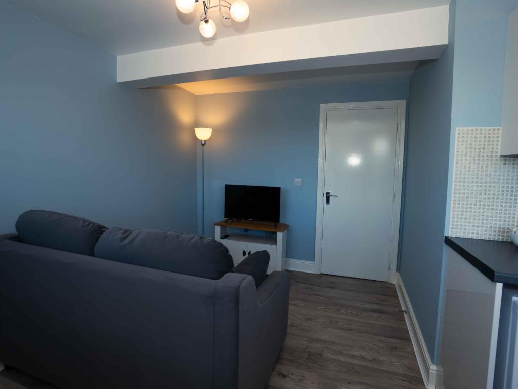 Pass the Keys Newly Renovated 2 Bedroom Apartment and Free Parking Image 10