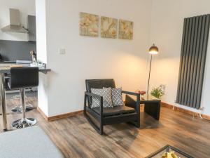 Apartment 2 Image 8