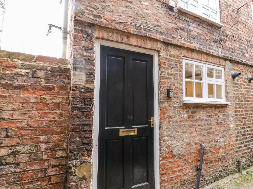 1 Nicksgate Image 1