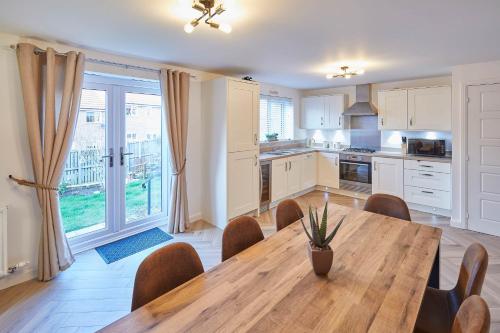 Host & Stay - Redsky House Image 2