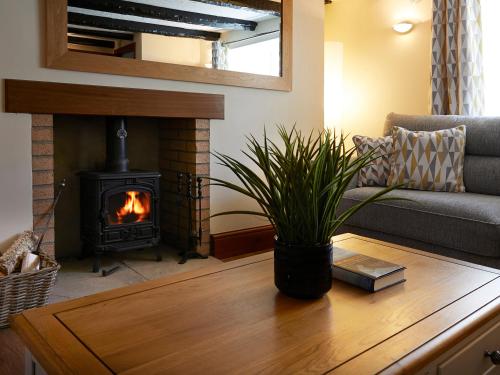 Courtyard Cottage Image 2