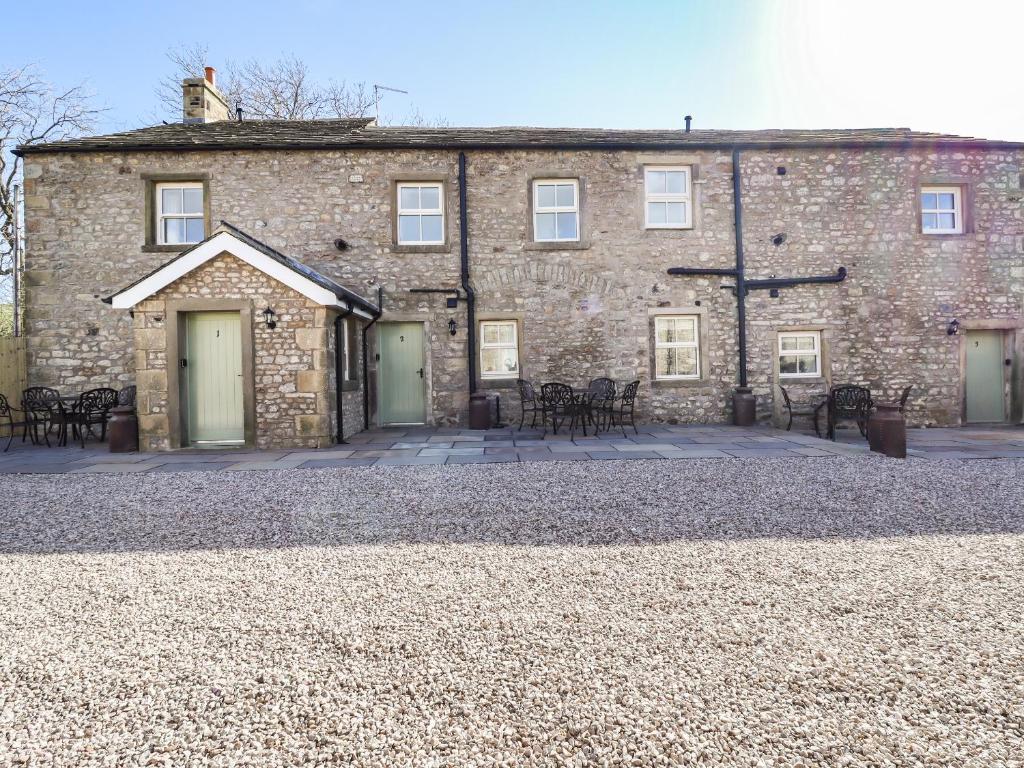 3 Hull House Cottage Image 1