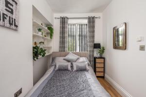 1 Bed Central Garden Apartment Image 2
