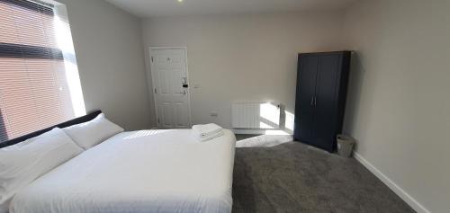APARTMENT in BARNSLEY CENTRAL Image 1