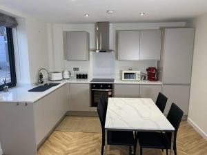 ☆ Igloo Cityhills Central Retreat + Free Parking ☆ Image 1