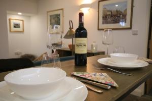 The Old Scullery, Cosy Stylish Apartment for two on Harrogate's Iconic Stray Image 3
