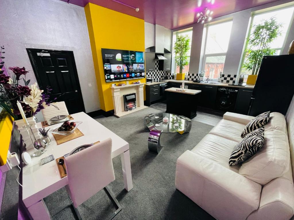 PHOENIX Boutique Apartments Image 3