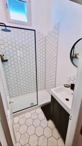 The Pink Bath Pad - 3 bedroom seaside apartment Pets allowed New Image 2