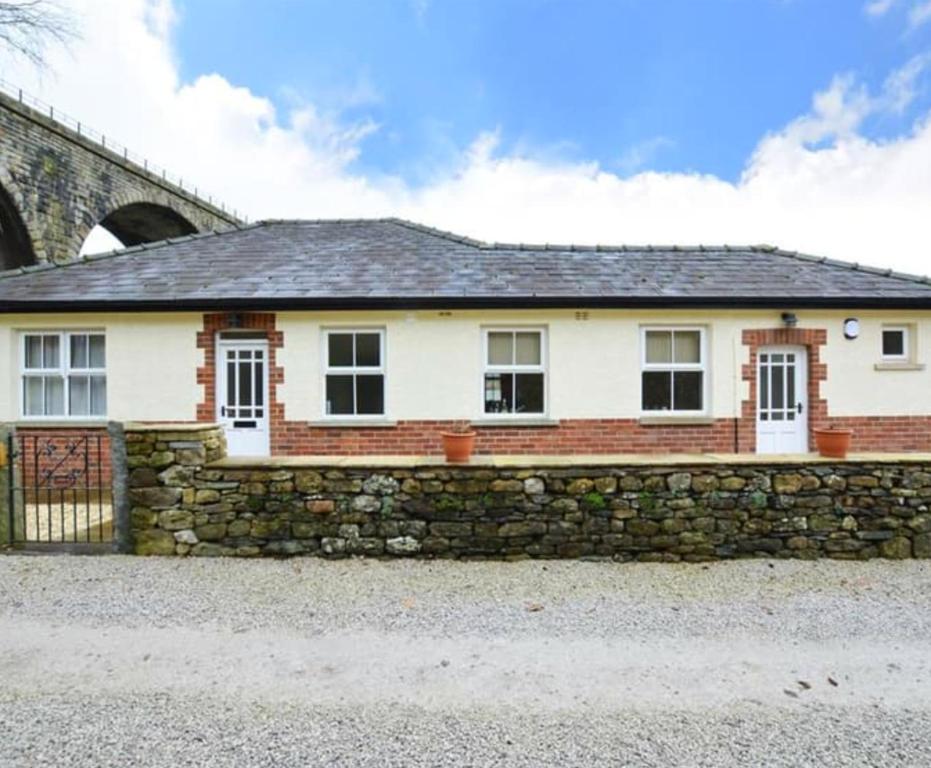 Spacious 3 bedroom bungalow Ingleton in Yorkshire Dales Image 3