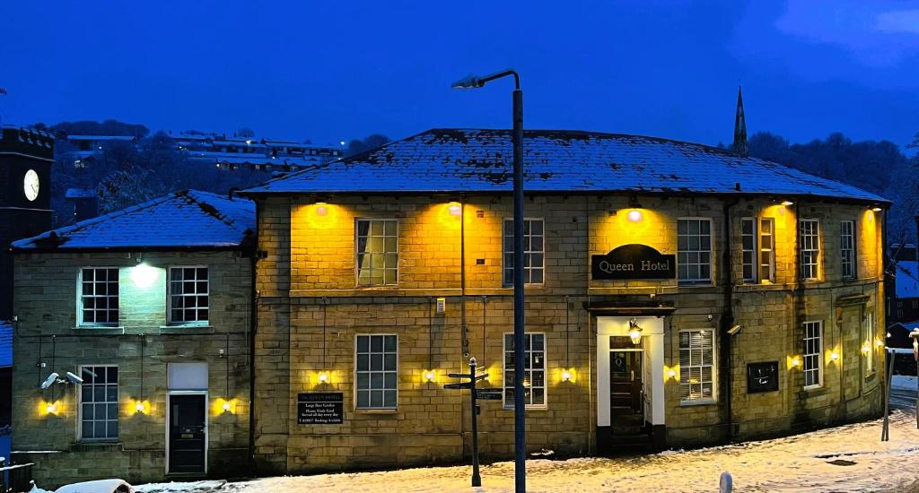 The Queens Hotel Image 2