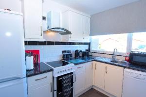 3 Bedroom Chalet South Shore Bridlington Image 1