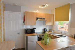 Lovely 2-Bed Chalet in Bridlington Image 2