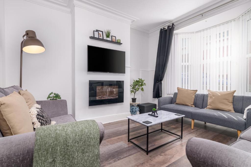 Redmayne House - Cheerful 3bedroom House with Free WiFi Image 2