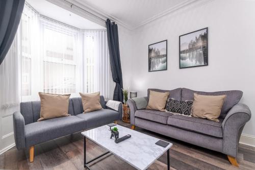 Redmayne House - Cheerful 3bedroom House with Free WiFi Image 3