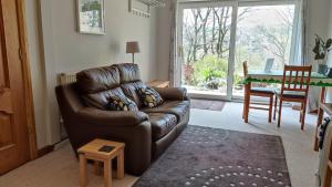 Wood Bank Studio Apartment Image 3