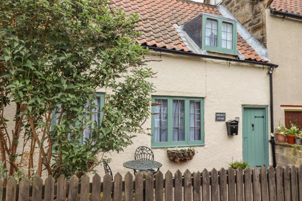 Chomley Cottage Image 1