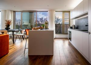 The Castle Suite @ Ryedale House Image 3