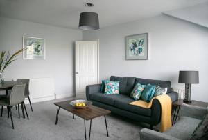 Harlow apartment Image 5