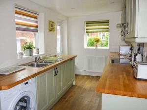 Pebble Cottage Image 2