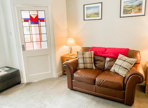 Thisledo Holiday Cottage, Woodman Terrace, Skipton - Pet Friendly Image 3