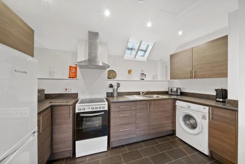 Pass the Keys Lovely 1 bedroom property in central of location Image 3