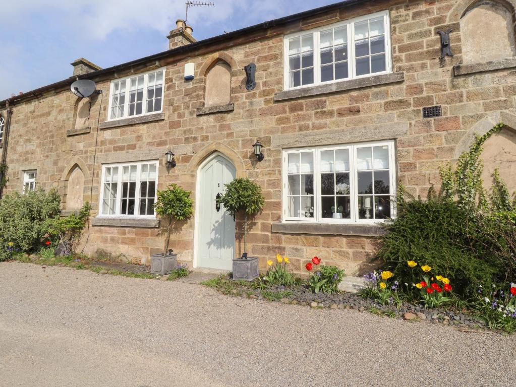 Foxy Cottage Image 2