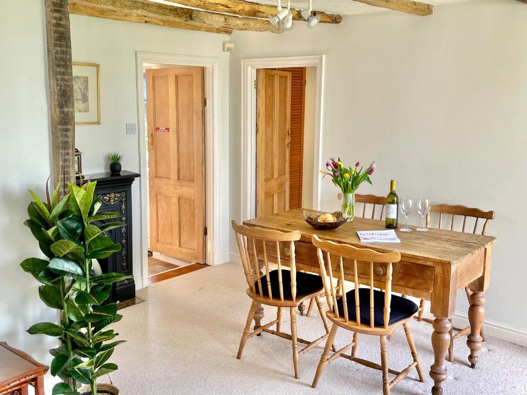 The Cottage Image 12