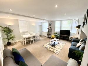 9A Grosvenor Crescent Image 2