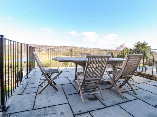 Farnhill View Image 3