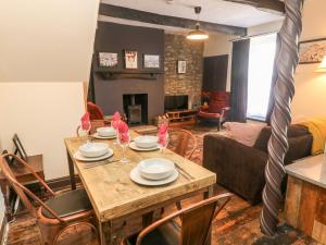 Woodstock Cottage Image 2