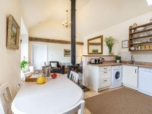 Brook Cottage, York Image 2