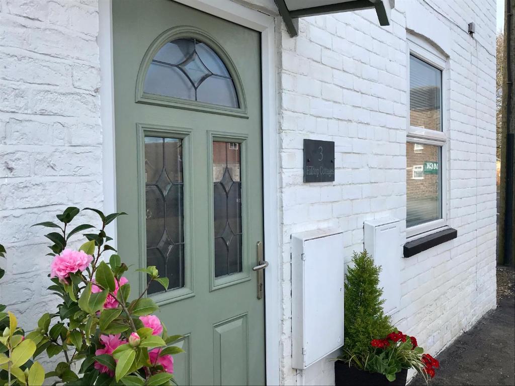 Hilltop Cottage Image 1
