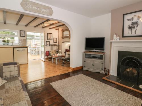 Hilltop Cottage Image 3