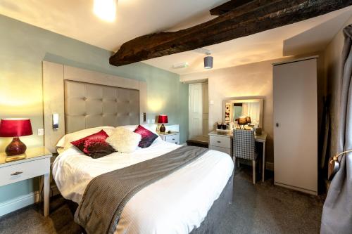 Maypole Inn Image 3