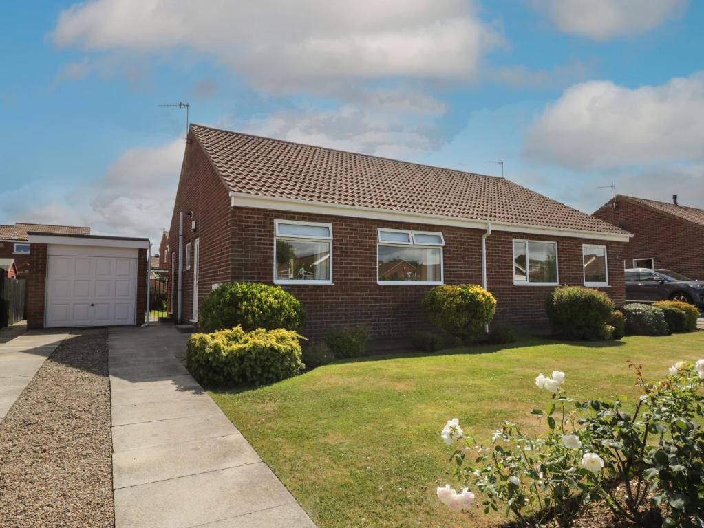 Rose Bungalow Image 1