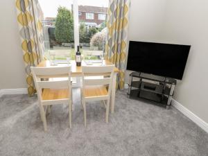 Rose Bungalow Image 2