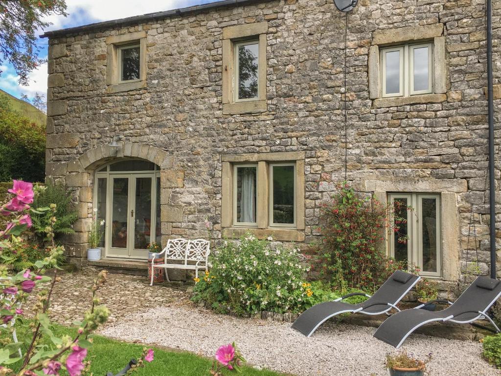 Litton Hall Barn Cottage Image 1