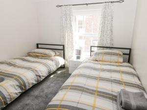 6 St Marys Walk Image 2