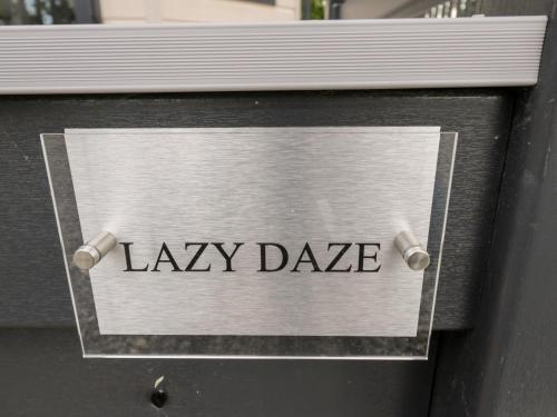 Lazy Daze Image 3