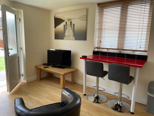 Garden flat near the University of York Image 3
