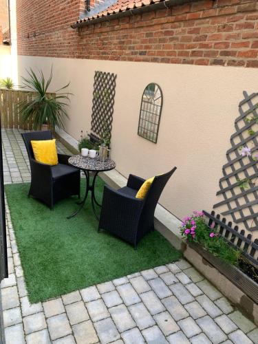 York Staycation with Free Parking Image 3